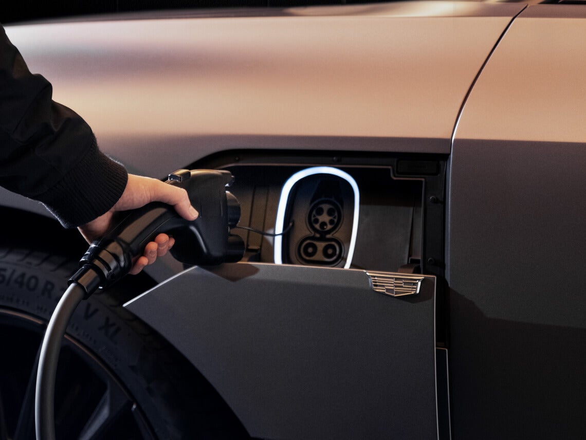 DeVoe Cadillac: Your Electric Vehicle Repair Specialist Near Fort Myers